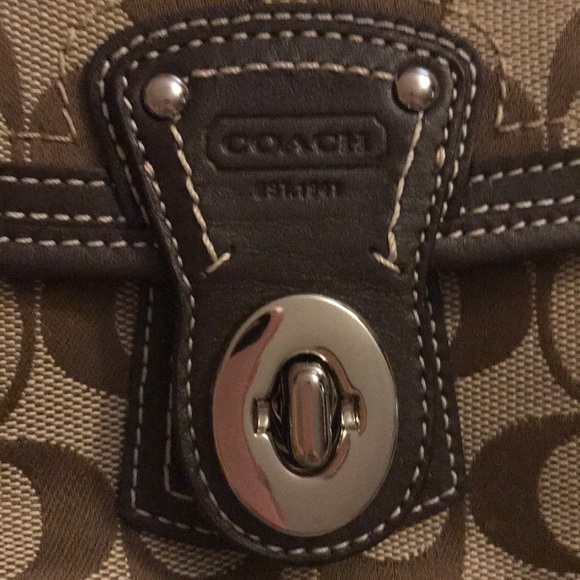 Coach wristlet - Picture 4 of 4